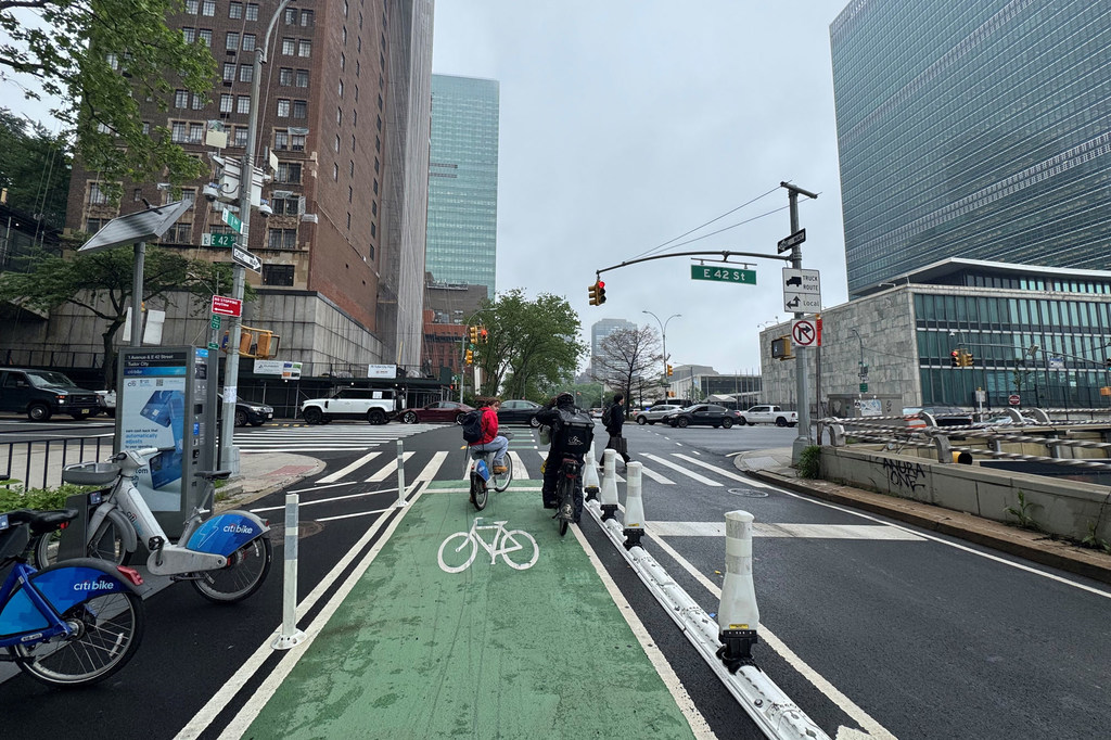 Генеральная Ассамблея ООН объявила 26 ноября Всемирным днем устойчивого транспорта. На фото: велодорожки возле штаб-квартиры ООН в Нью-Йорке.